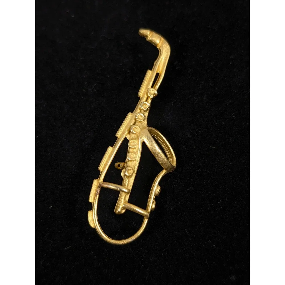 Vintage Saxophone Brooch Gold Tone Openwork Musician‎ Jazz Pin